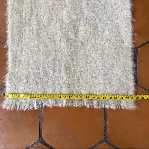 Vintage Womens Liberty of London Ivory Wool Mohair Scarf Fringe Scotland 72”x24” - Picture 3 of 4
